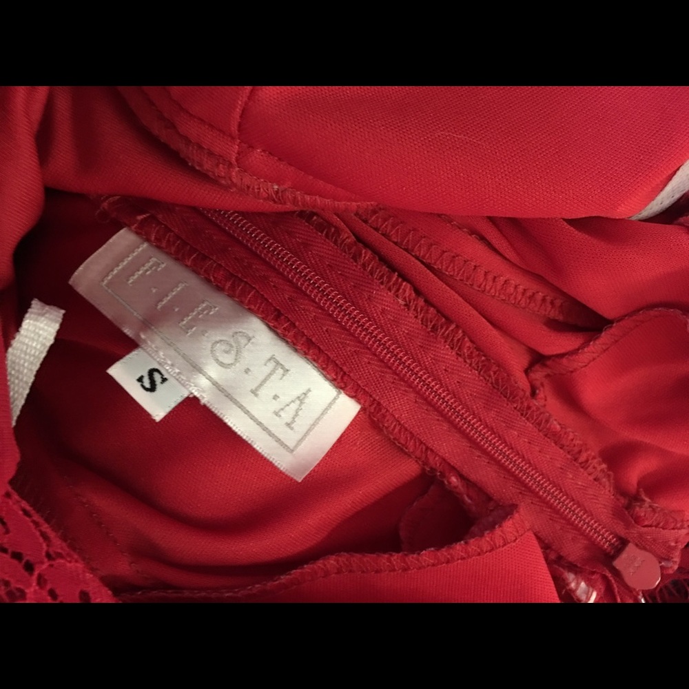 🌹LONG RED LACE DRESS🌹 - Picture 7 of 8